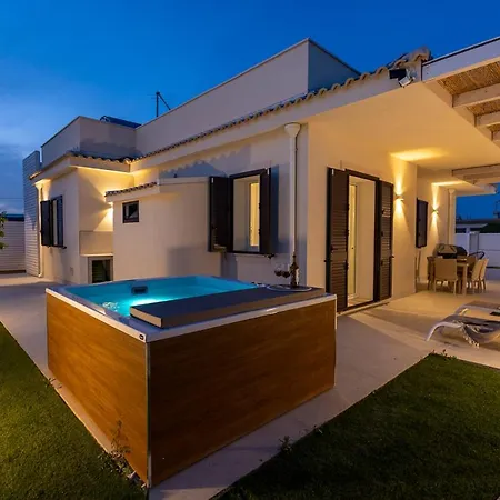 Villa Teresann Con Jacuzzi Riscaldata