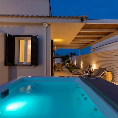 Villa Teresann Con Jacuzzi Riscaldata Santa Maria Del Focallo