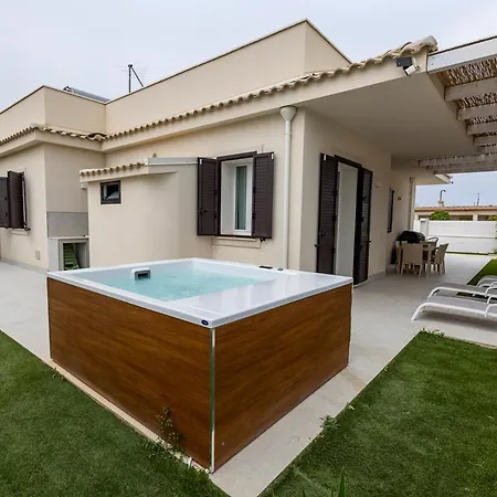 Villa Teresann Con Jacuzzi Riscaldata Santa Maria Del Focallo