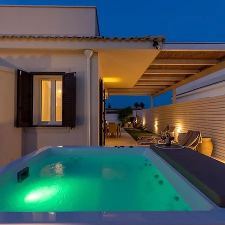 Villa Teresann Con Jacuzzi Riscaldata Santa Maria Del Focallo